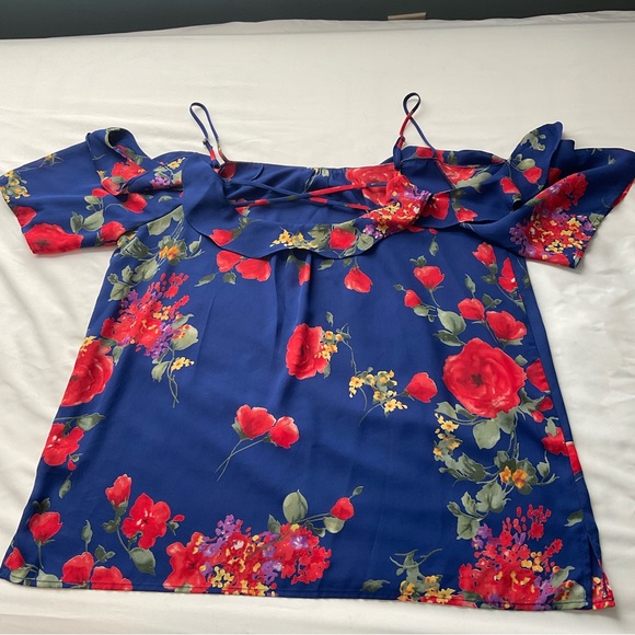 Skies are Blue top Floral size XL - Picture 9 of 9